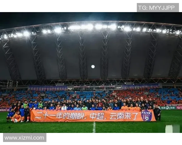 足球球星谢的辉煌历程与拼搏精神在绿茵赛场上闪耀辉光